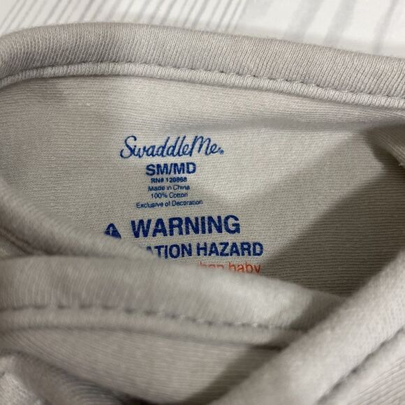 Infant Sleep Bundle NWOT Gown with Hat and Swaddle Me Swaddle - Picture 7 of 8